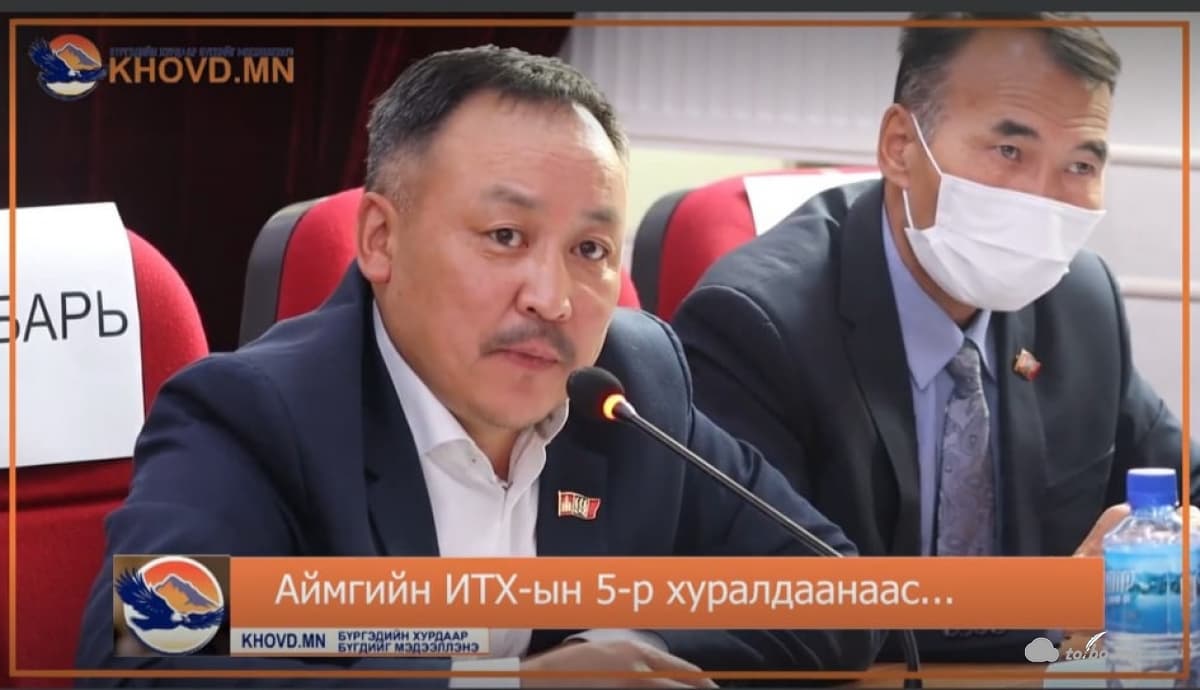 Паркийн 400 сая төгрөгийн тендерийн гүйцэтгэлийг хэн хийв. Яагаад хууль зөрчив. Энэ тухай Ардчилсан намын бүлгийн дарга Л.Энхбаяр юу ярив
