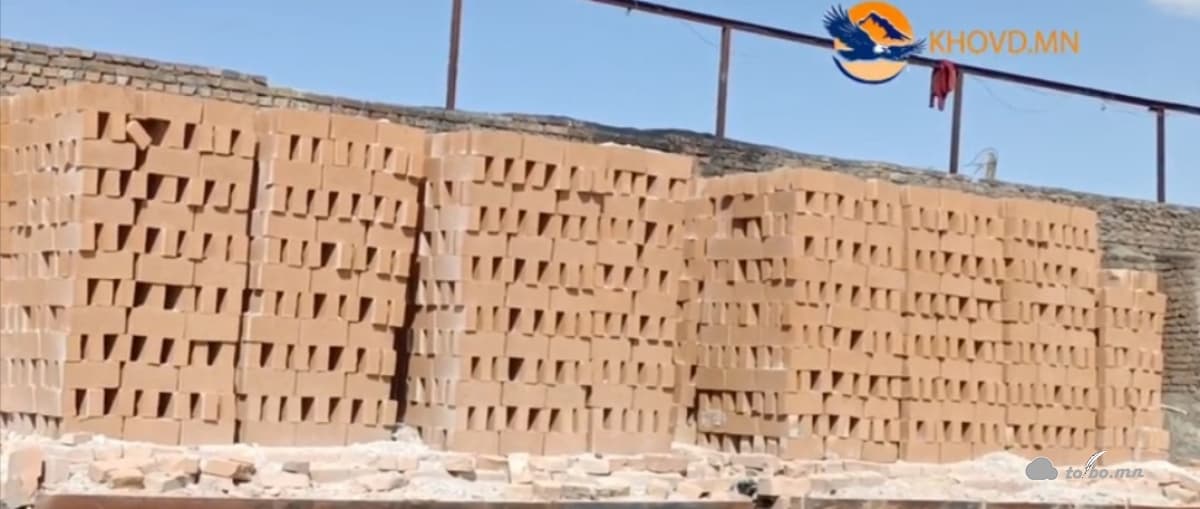 Улаан тоосго Ховд аймагт нэг ширхэг нь 450 төгрөгт хүрчээ
