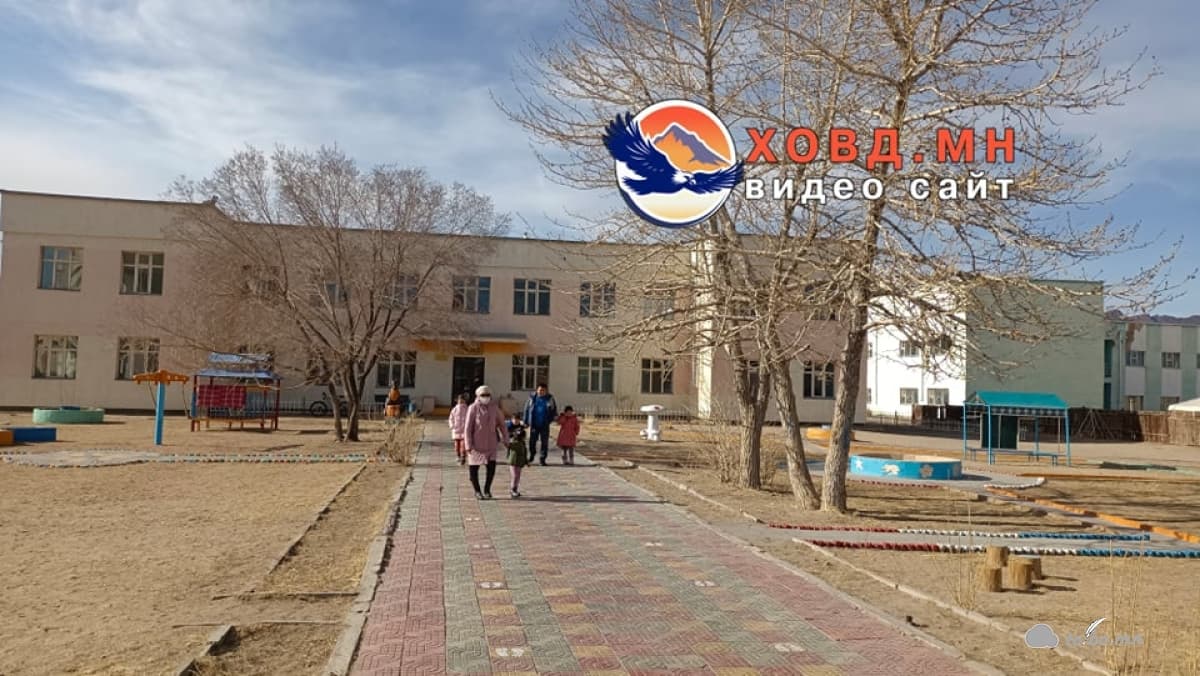 5 дугаар цэцэрлэгийн багш нар үүдээ түгжээд тайлбар өгсөнгүй