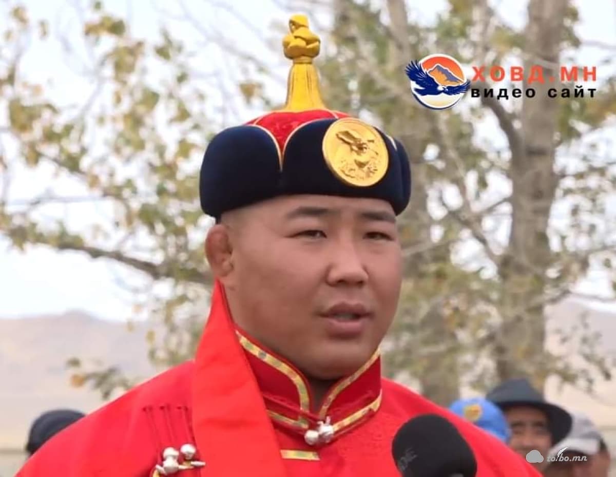 О.Хангай: Монгол бөхийн ноён оргилд хүрэхийн төлөө хичээх болно.