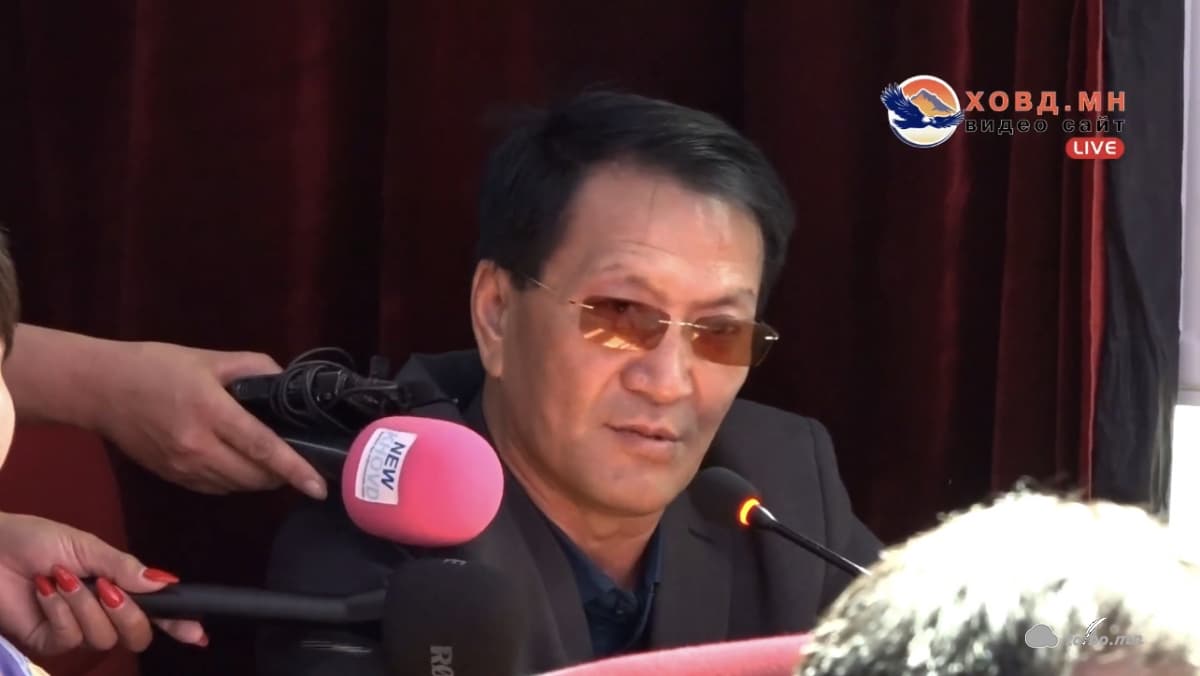 Д.Батхуяг: Өнөөдөр түүхэн хар өдөр болж байна. Бусад аймагт ийм буруу жишиг тогтчихвий гэхээс эмзэглэж байна
