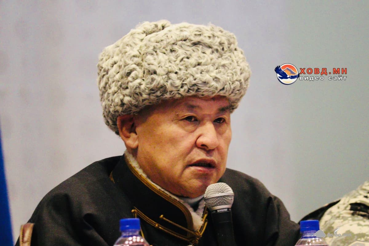 УИХ-ын гишүүн Ш.Адьшаа Алтай суманд ажиллаж байна.