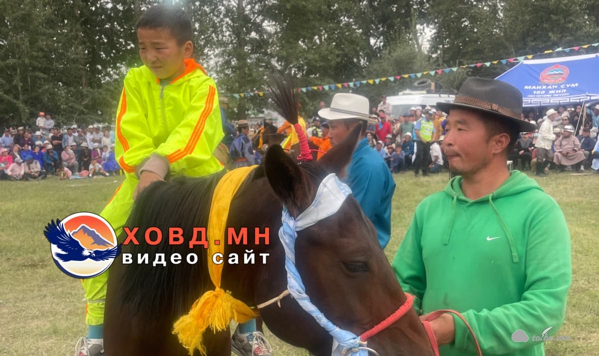 ЗТХЯ-ны сайд С.Бямбацогт унаач хүүхдийг нэг сая төгрөгөөр урамшуулжээ.