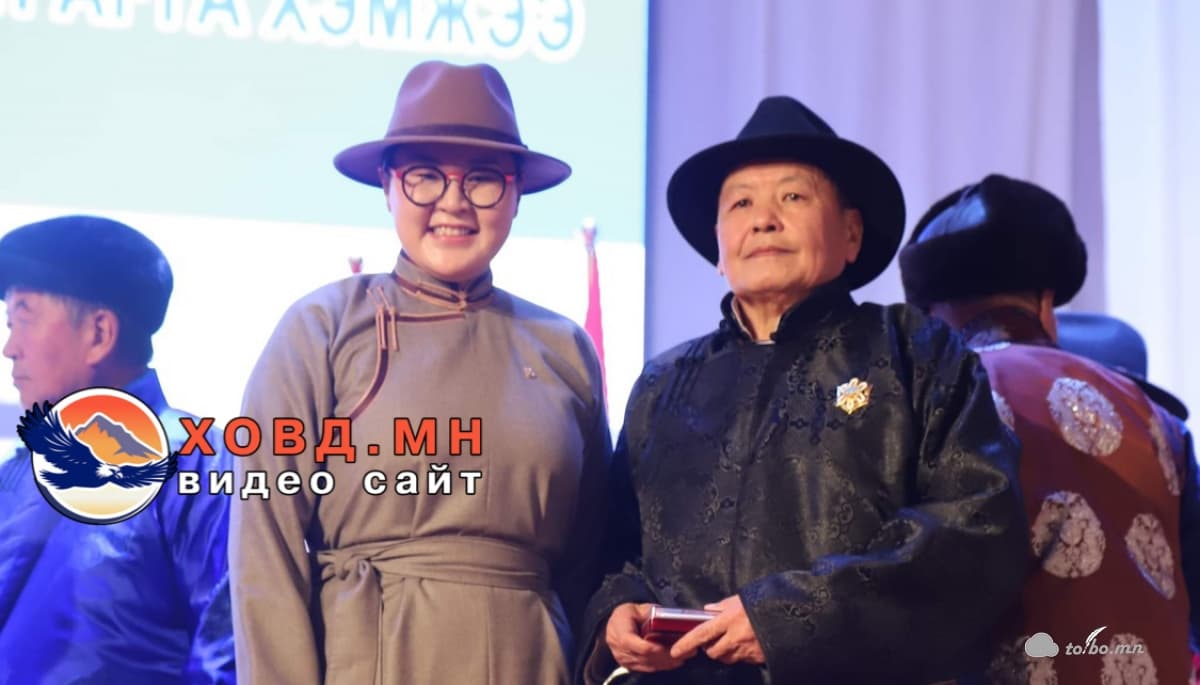 М.Даваадорж төрийн дээд “Алтан гадас” одонгоор энгэрээ мялаалаа.