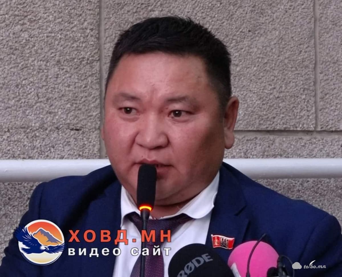 У.Цэрэнтогтох: Дарга байхад нь нэг завин дээр сууж байсан хүмүүс хүний мөс, хүн чанартай байгаарай