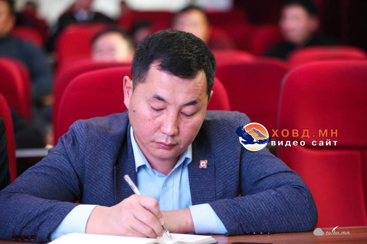 Б.Баярсүхийг зөрчлийн хуулиар 100 мянган төгрөгөөр торгожээ.