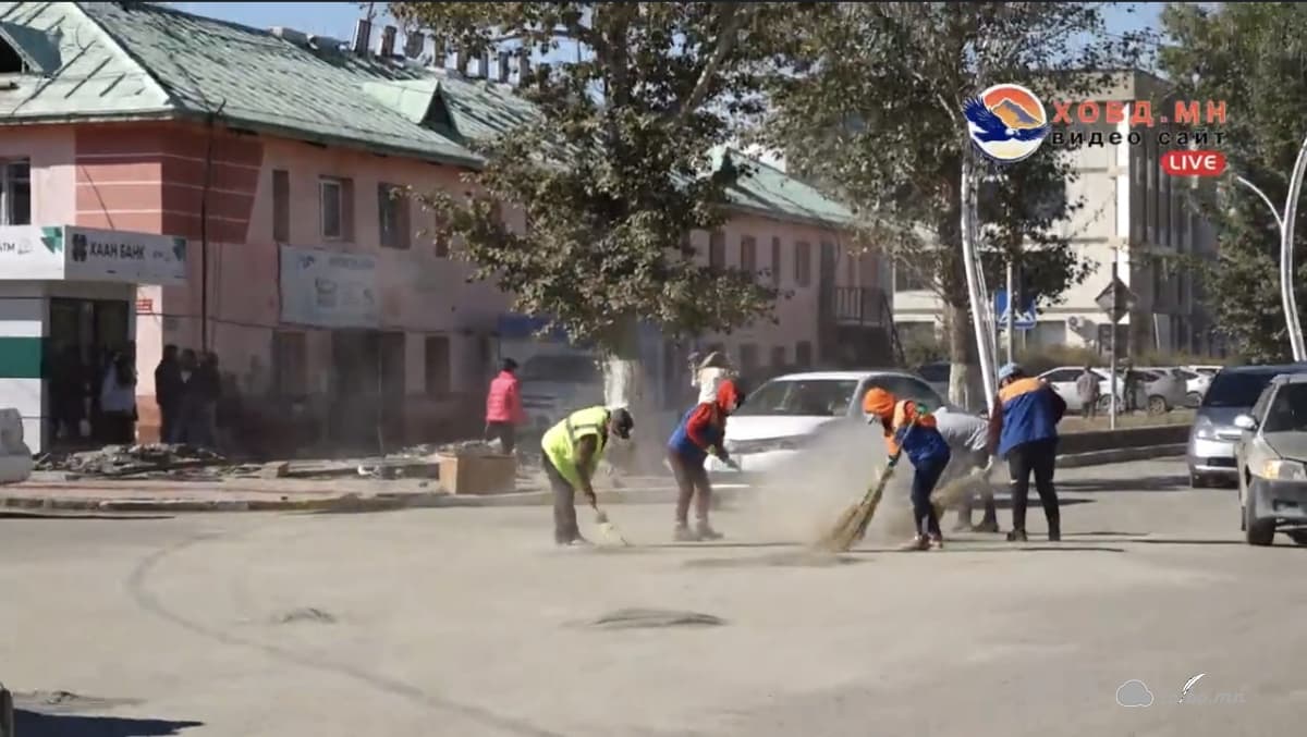 “Сларри сийл” технологиор хийсэн зам шороо, тоос болж агаарт замхрав.