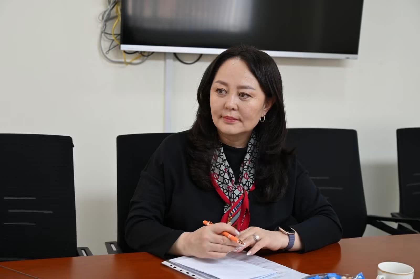 Р.Булгамаа өмгөөлөгч өнөөдөр талийгаач охины аавыг хүлээж авч уулзжээ